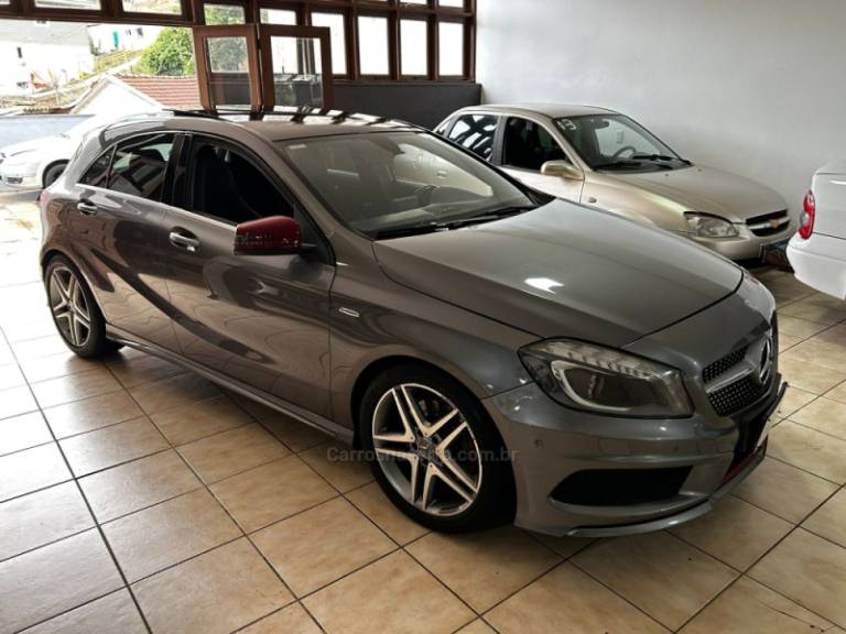 MERCEDES-BENZ - A 250 - 2015/2015 - Cinza - R$ 105.900,00