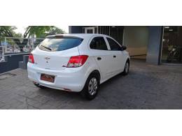 CHEVROLET - ONIX - 2018/2018 - Branca - R$ 51.800,00