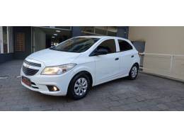 CHEVROLET - ONIX - 2018/2018 - Branca - R$ 51.800,00