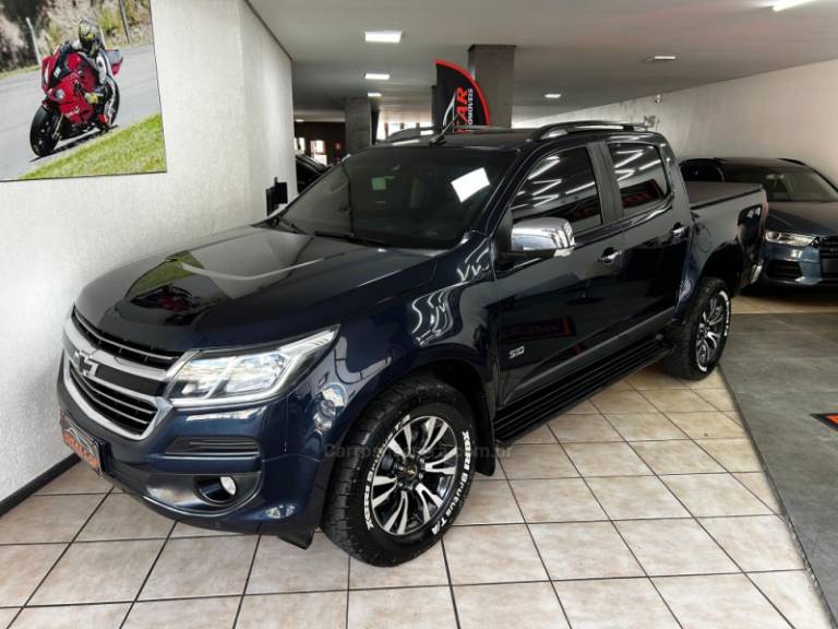 CHEVROLET - S10 - 2019/2019 - Azul - R$ 139.800,00