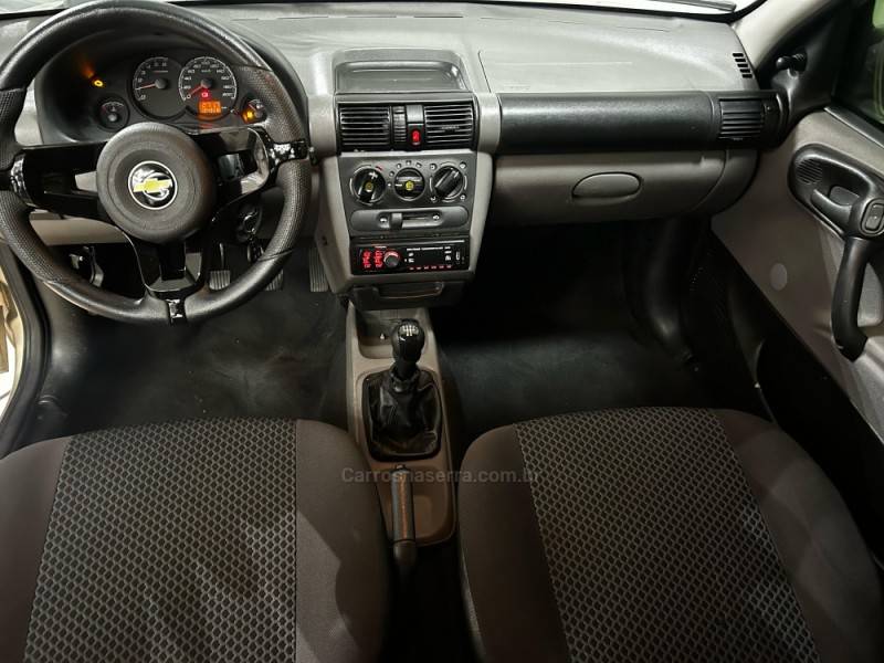 CHEVROLET - CLASSIC - 2012/2013 - Bege - R$ 25.500,00