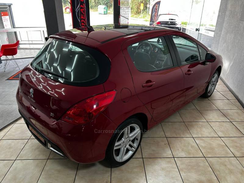 PEUGEOT - 308 - 2013/2014 - Vermelha - R$ 43.900,00