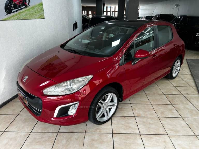 PEUGEOT - 308 - 2013/2014 - Vermelha - R$ 43.900,00